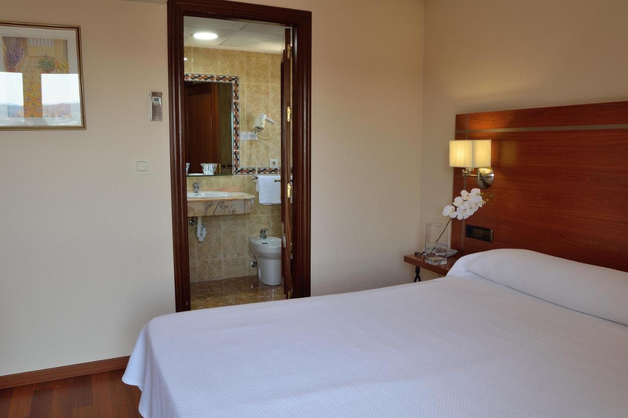 Hotel Mari Carmen Guadix Eksteriør bilde