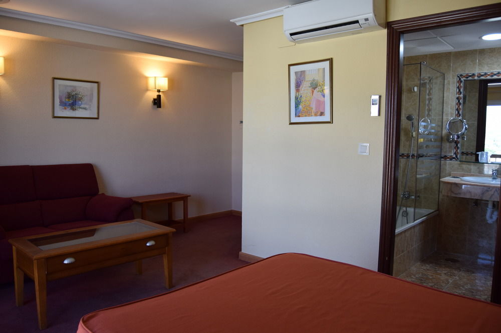 Hotel Mari Carmen Guadix Eksteriør bilde